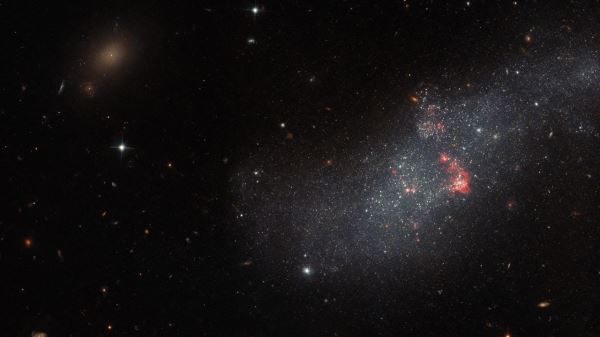 “Хаббл” заметил маленькую карликовую галактику