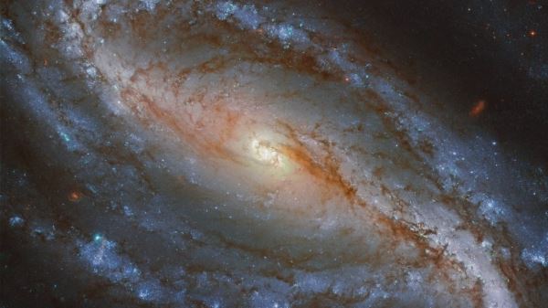 Спиральная галактика NGC 613 глазами “Хаббла”