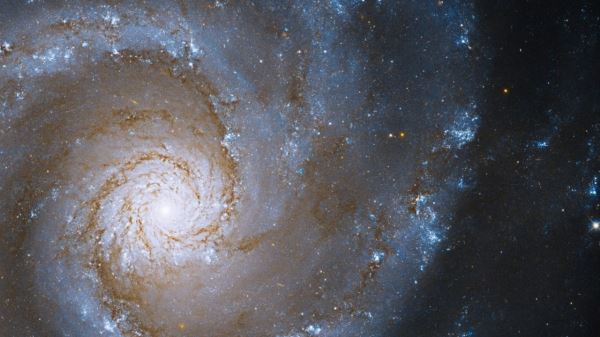 “Хаббл” получил фото спиральной галактики NGC 3631