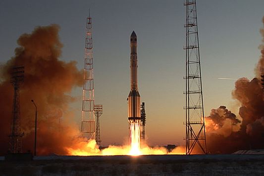 "Роскосмос": ракета "Протон-М" со спутником-ретранслятором "Луч-5Х" запущена с Байконура